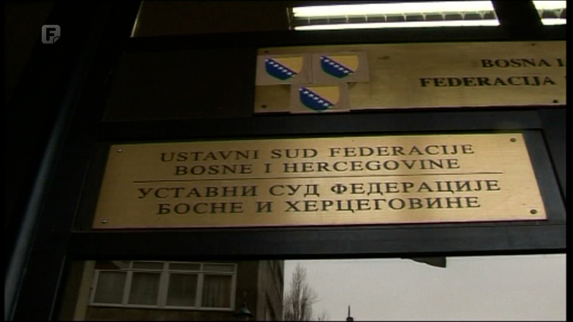 Ne smatra se odgovornim, najavljuje deblokadu, radi mimo procedura